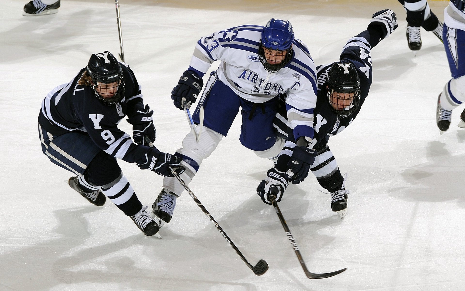 凯恩·瑞安:新西兰橄榄球新星,未来的全黑队领袖