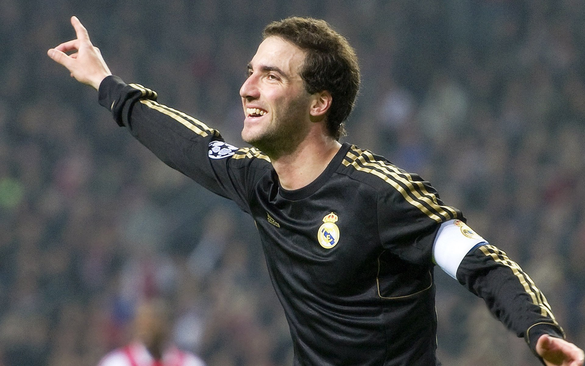 科斯突破自我刷新赛会纪录，斯科尔斯等级突破